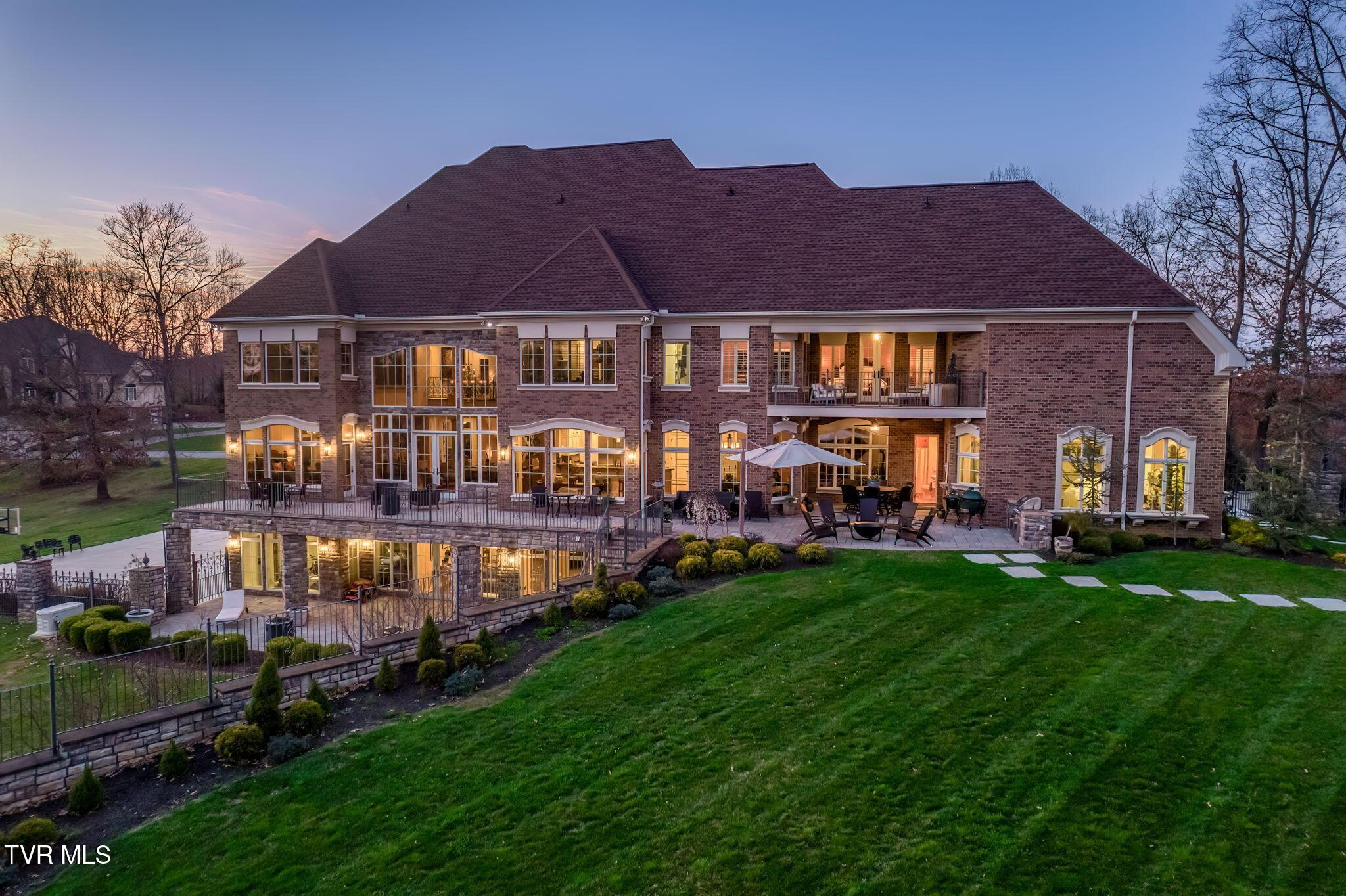 Image 4: 1128 Mountain Vista Dr