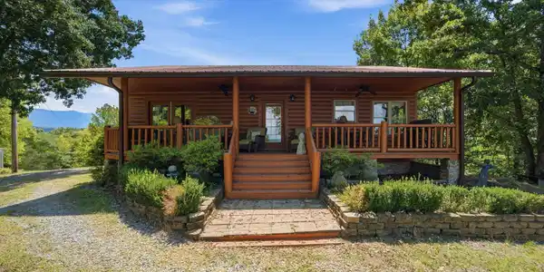 2607 Wildwood Road
