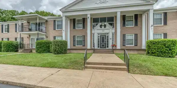202 University Parkway