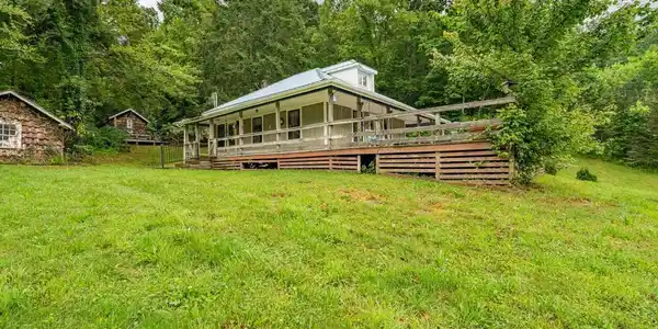 306 Bear Branch