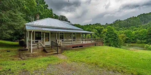 Image 4: 306 Bear Branch Rd (2 of 40)