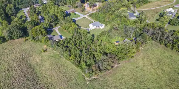 Image 4: 124 Leedy Ln (4)