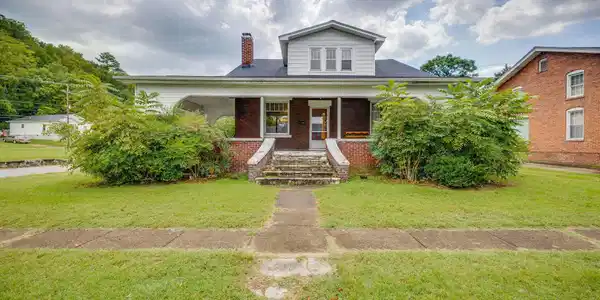 204 Clinchfield Avenue