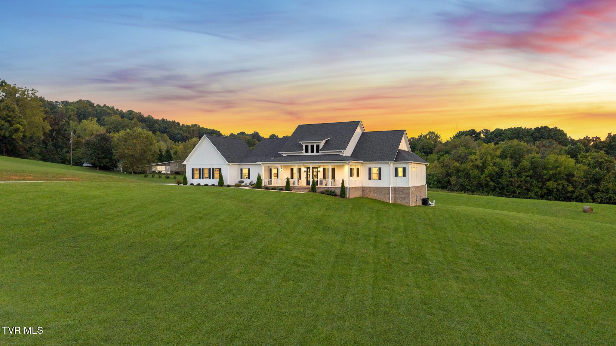 Image 3: 11-web-or-mls-DJI_20250928191928_0771_D