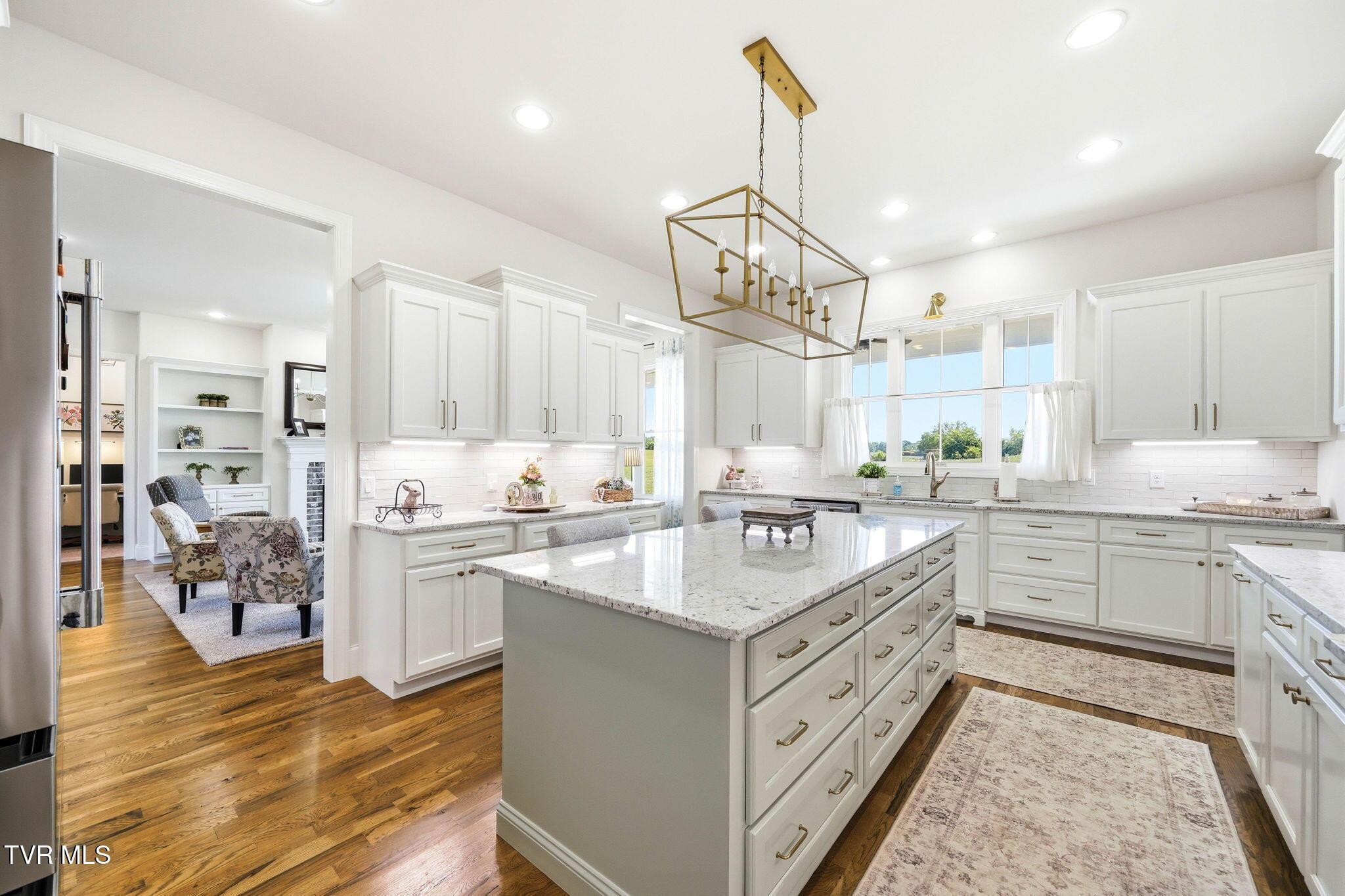 Image 2: 2-web-or-mls-7242 Wolfe Ridge Ct-10