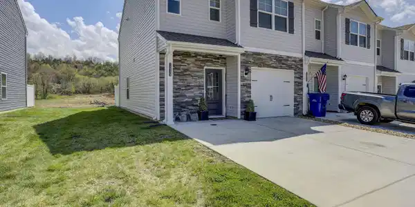 1039 Saylors Place