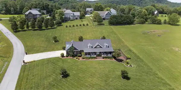 Image 3: Front