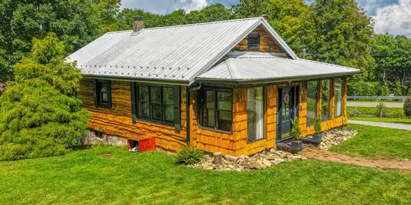 1708 Highway 143