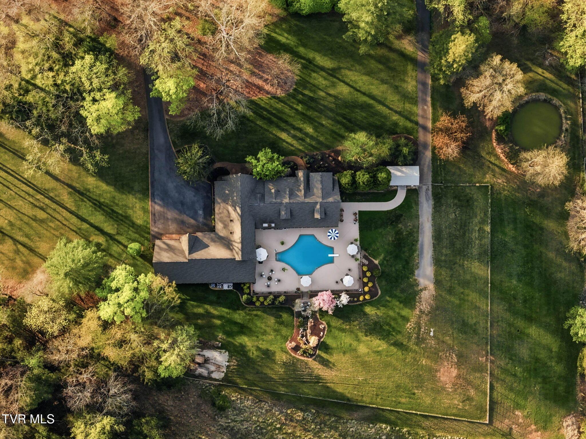 Image 3: 83-web-or-mls-4953 Weaver Pike-84