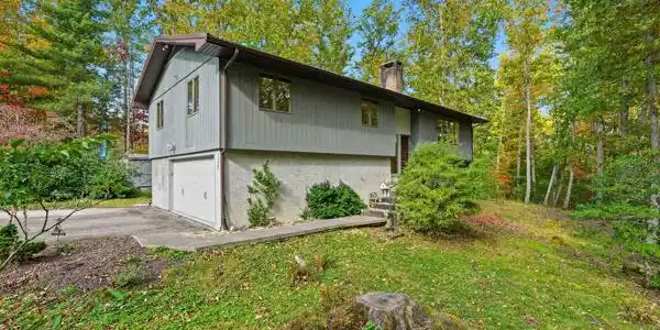 158 Straughan Avenue