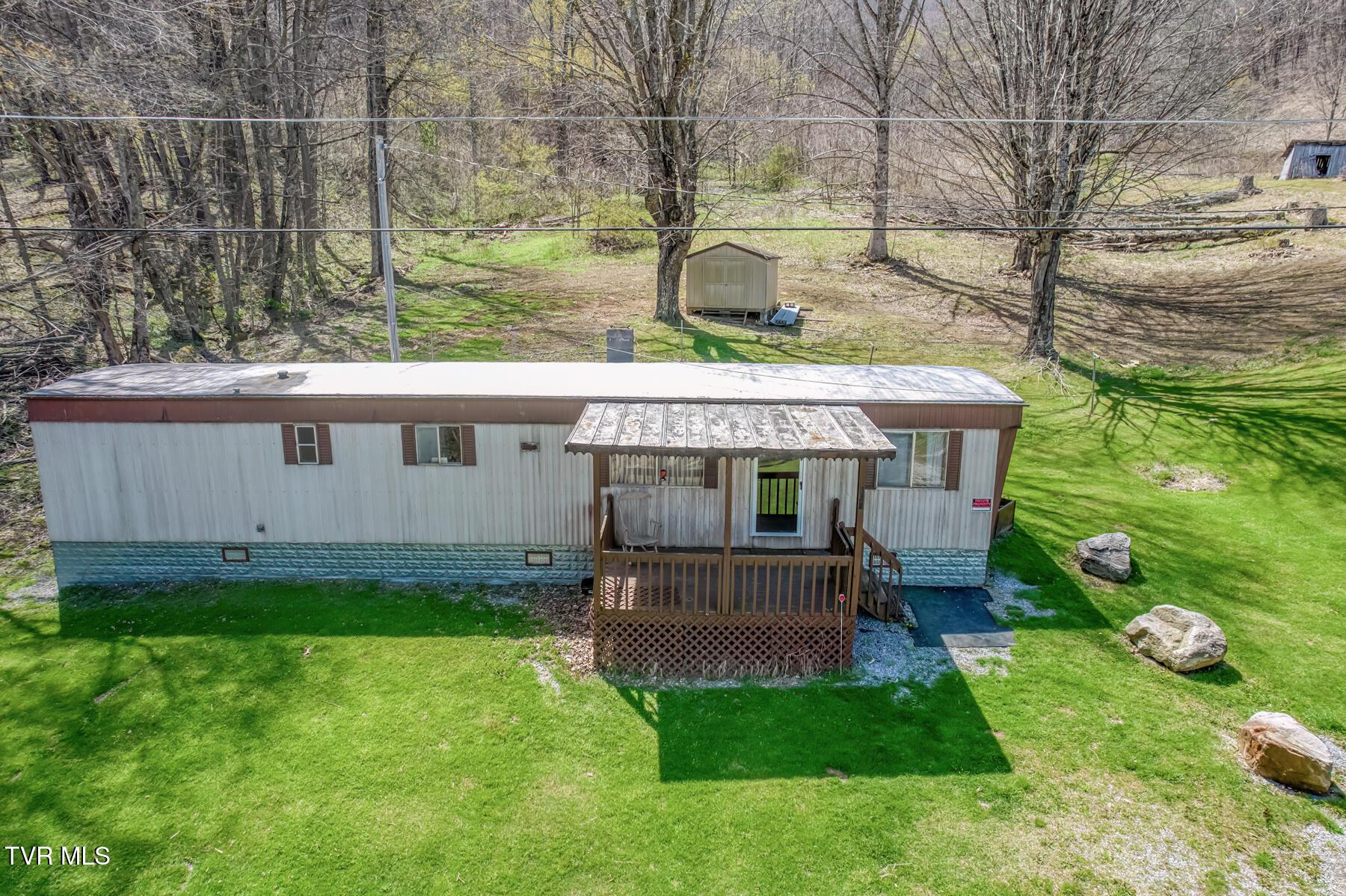 Image 2: 111 Hughes Hollow Rd-37