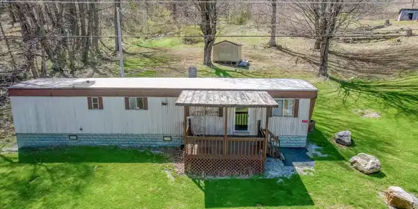 Image 2: 111 Hughes Hollow Rd-37