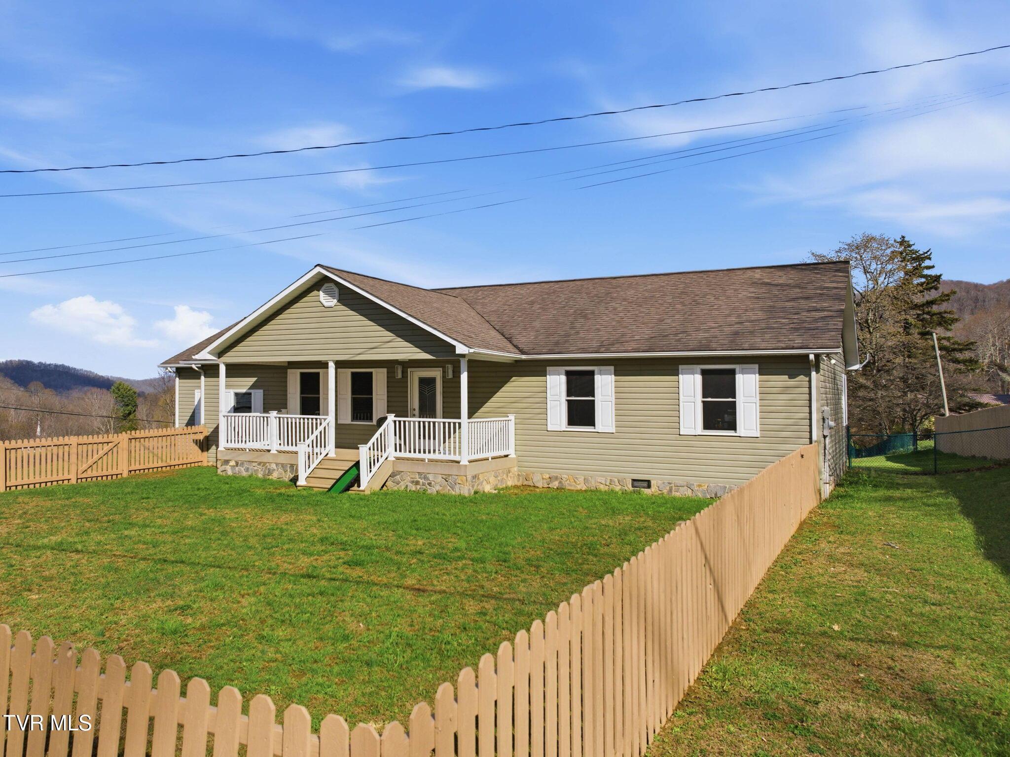 Image 2: 12-web-or-mls-419 Cove Creek Rd-2