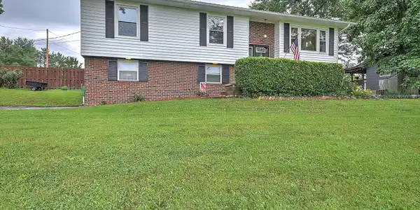 118 Greenmeadow Lane