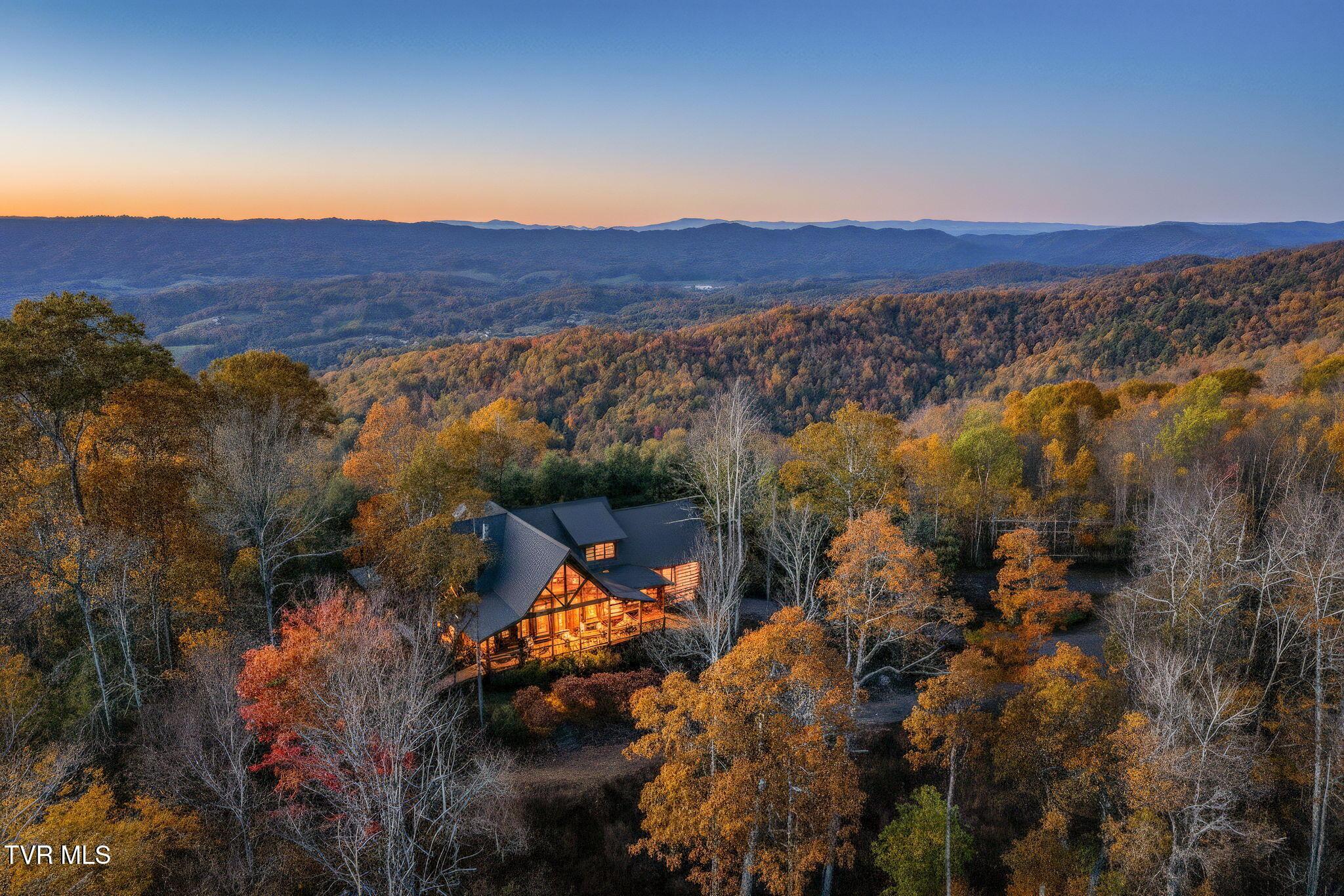 Image 2: 122-web-or-mls-7464-callalantee-dr