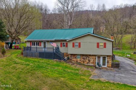 1744 Snake Hollow Road