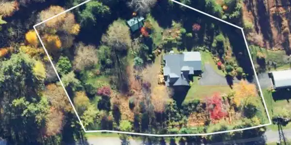 Image 2: 261 Calvary Ln-5