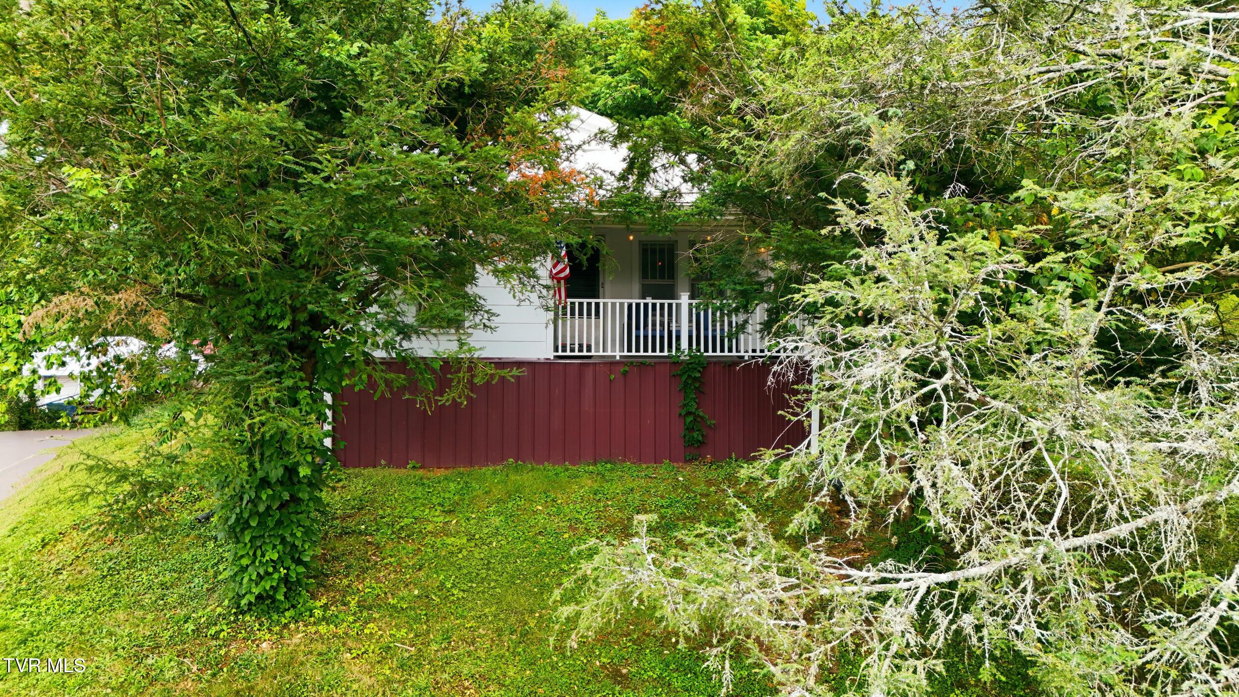 Image 2: 2_806 beech st-2
