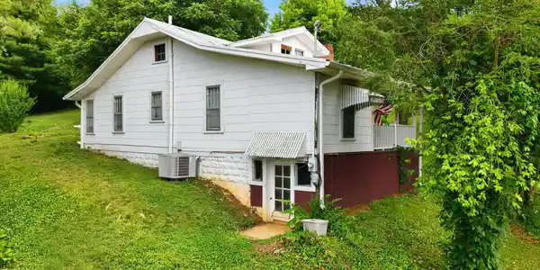 Image 3: 3_806 beech st-1