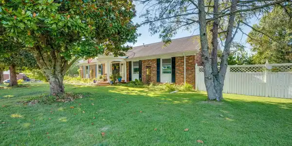 204 Mayflower Road