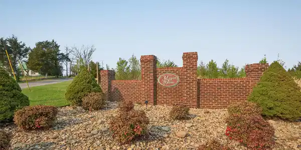 Image 3: D-Neas-410-Garden-Meadow-Exterior-8211