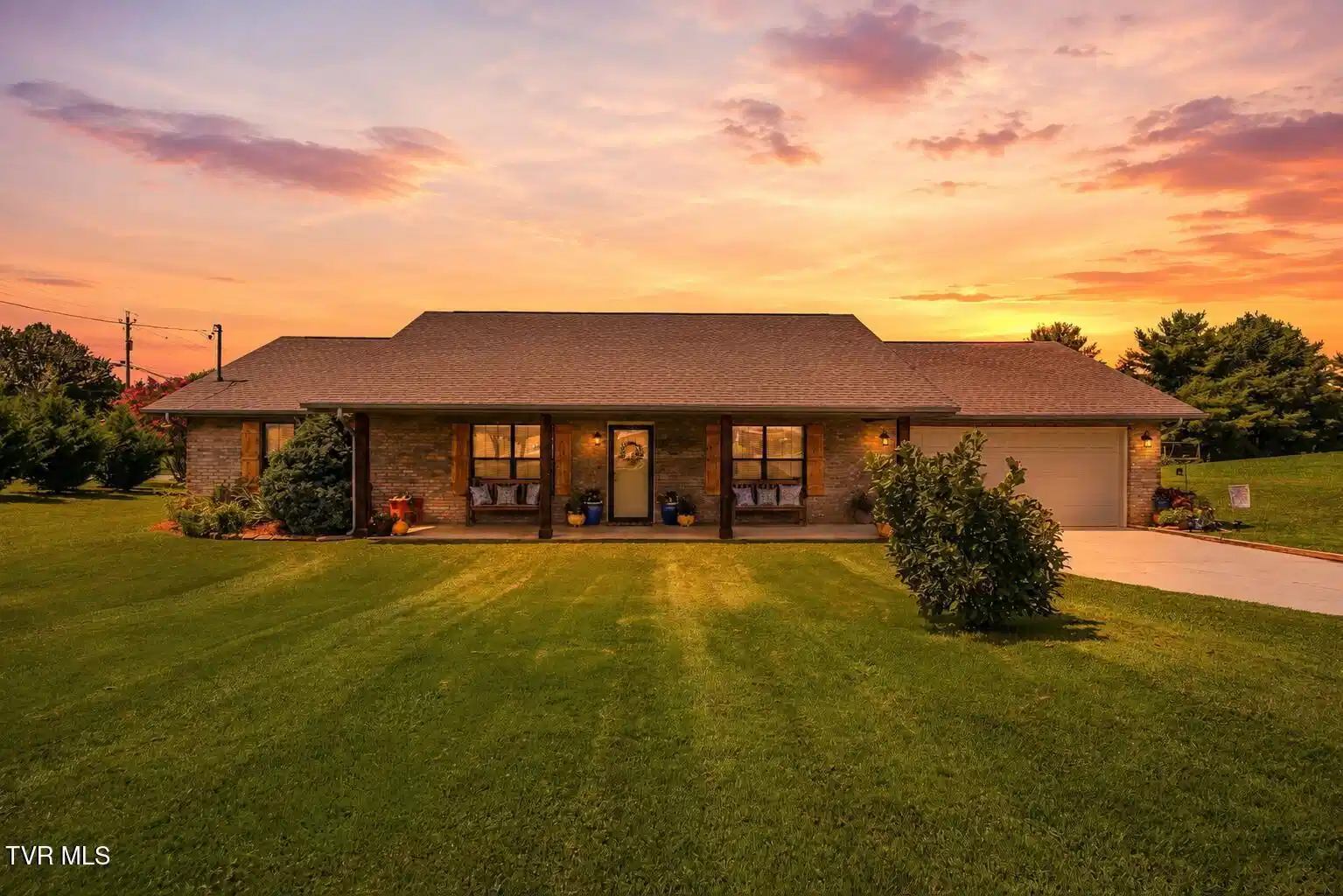 Image 1: 1401 Little Kaycee Drive