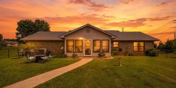 Image 2: 1401 Little Kaycee Drive