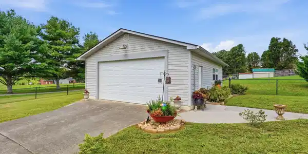 Image 4: 1401 Little Kaycee Drive