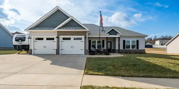 1914 Meadow Creek Lane