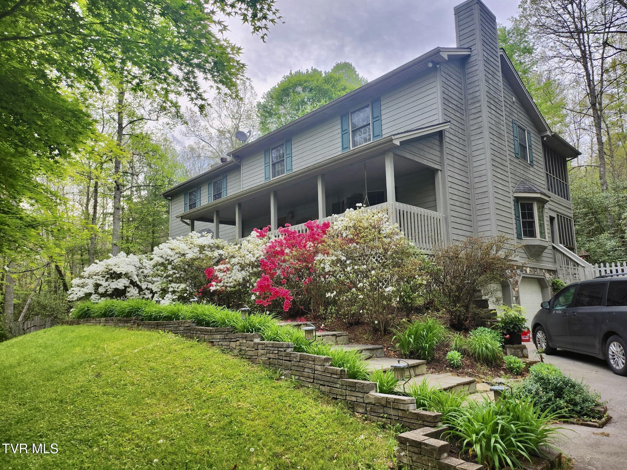 Image 1: 5190452060804044199