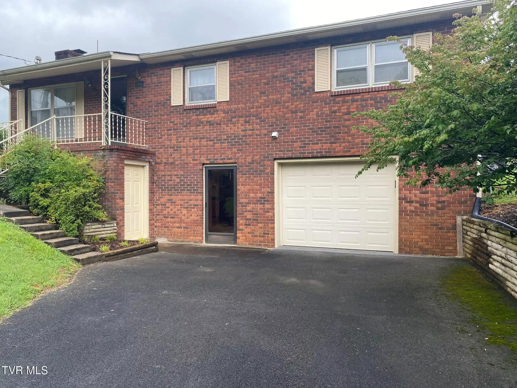 Image 1: 3204 Marbleton Rd