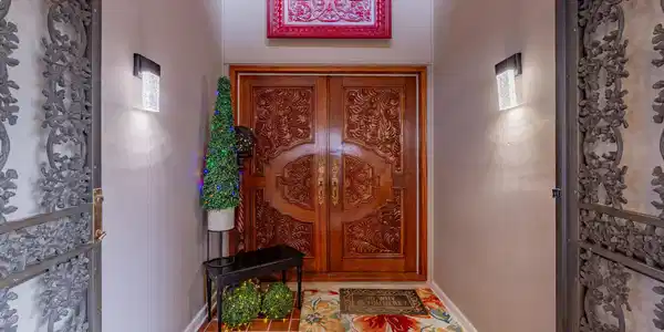 Image 2: 1R9A1188-HDR