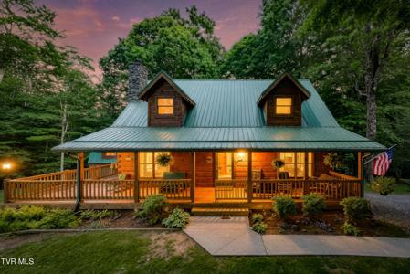 104 Crestwood Drive