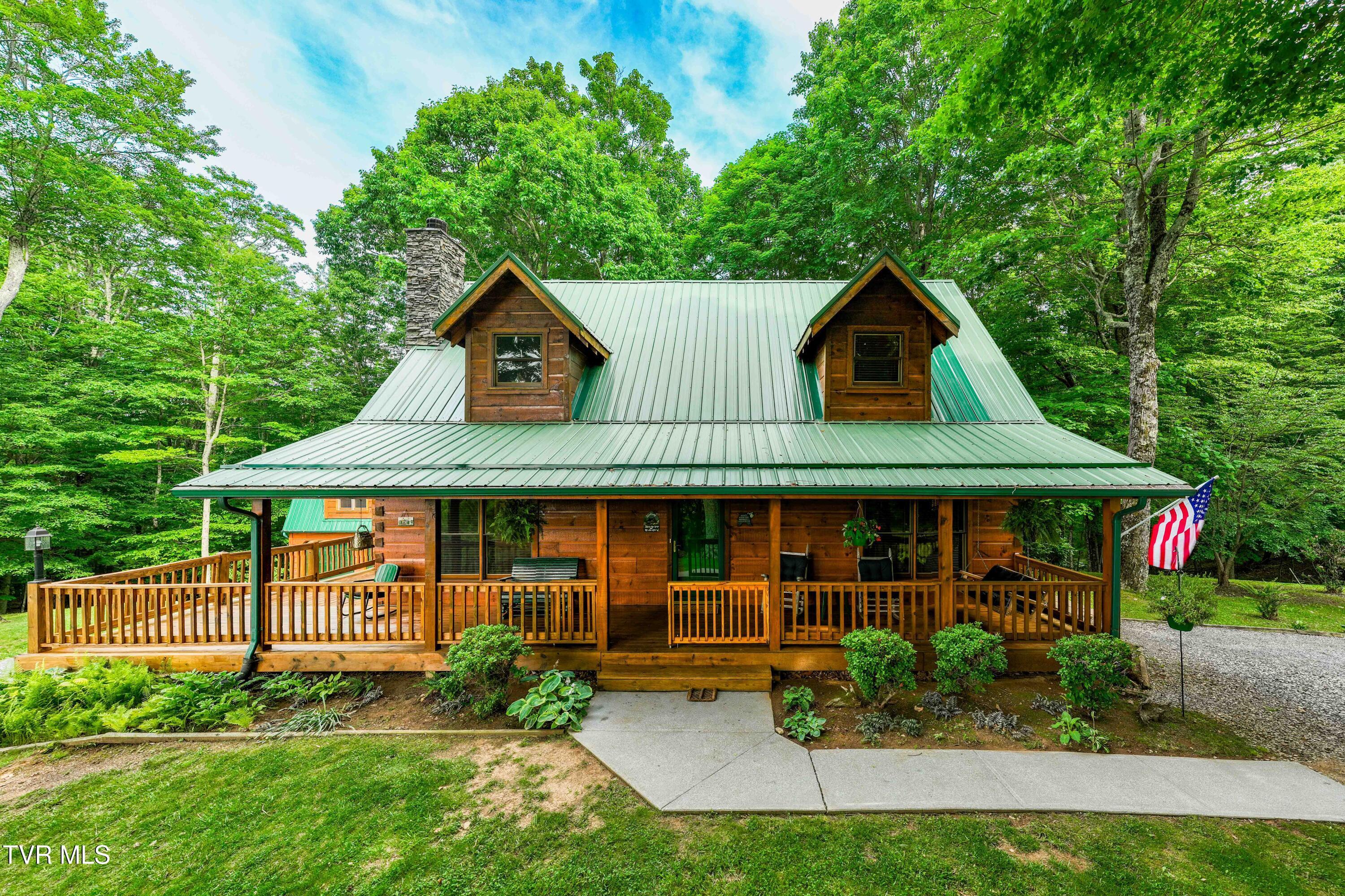 Image 3: 104 Crestwood Dr (20 of 121)