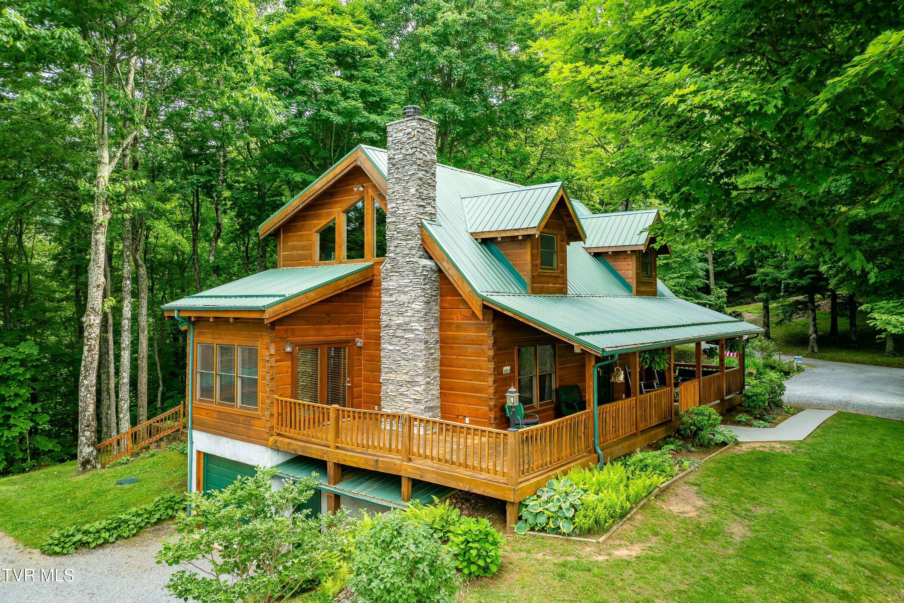 Image 4: 104 Crestwood Dr (21 of 121)