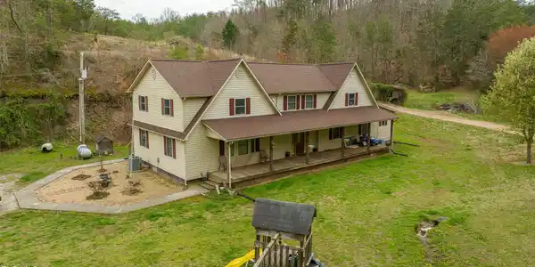 Image 2: DJI_20250403122726_0882_D