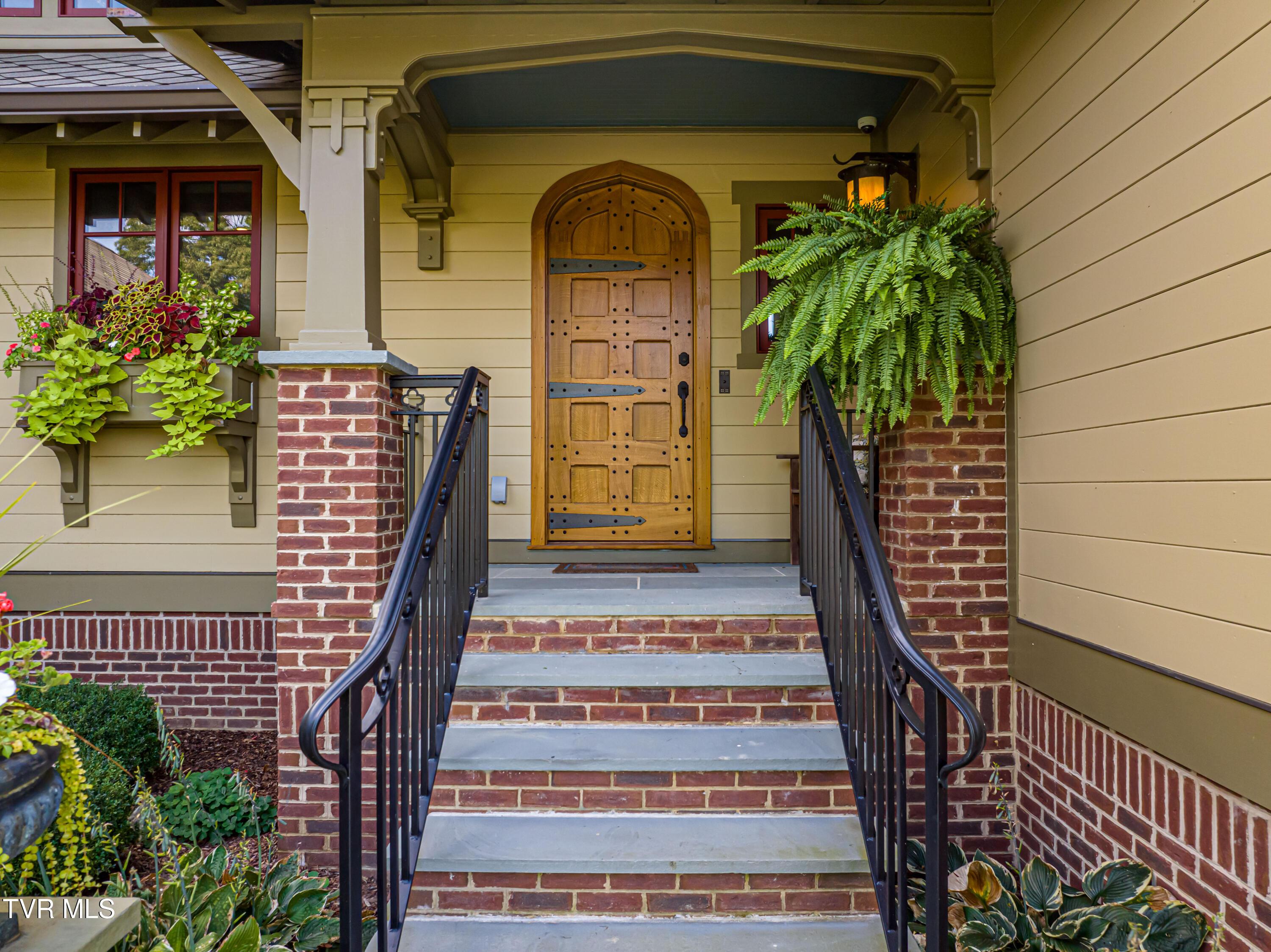 Image 2: Welcoming front porch