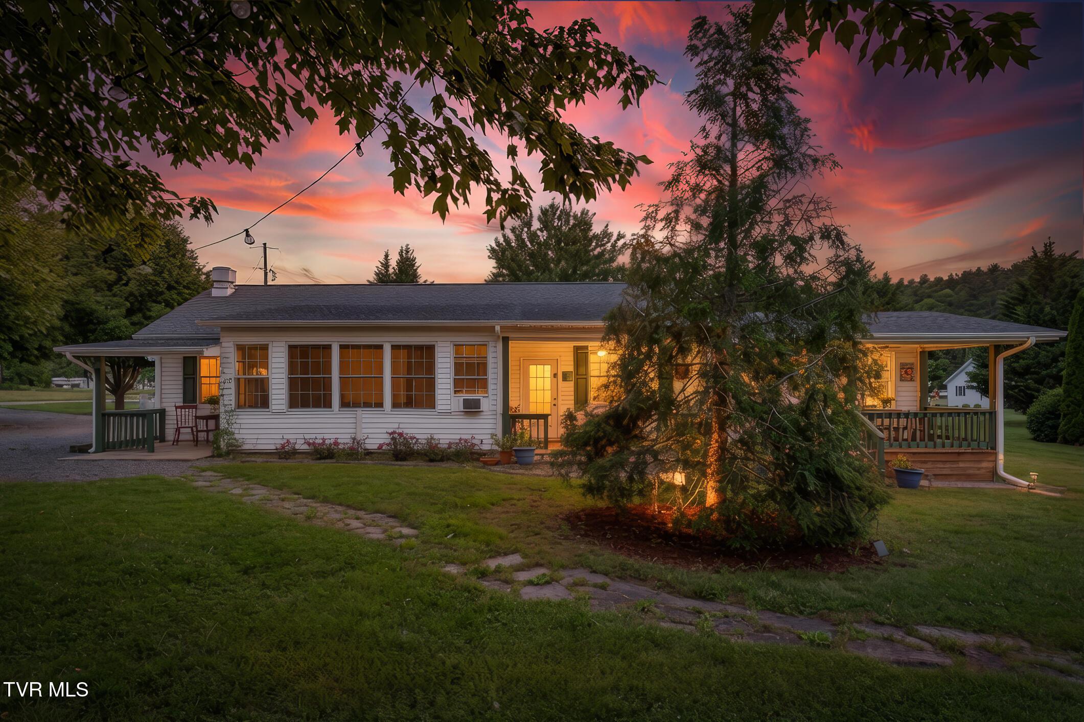 Image 2: 6811 Hwy 67W (1 of 171)