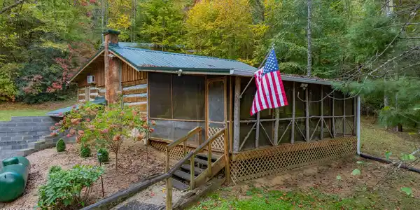 445 Log Cabin Road