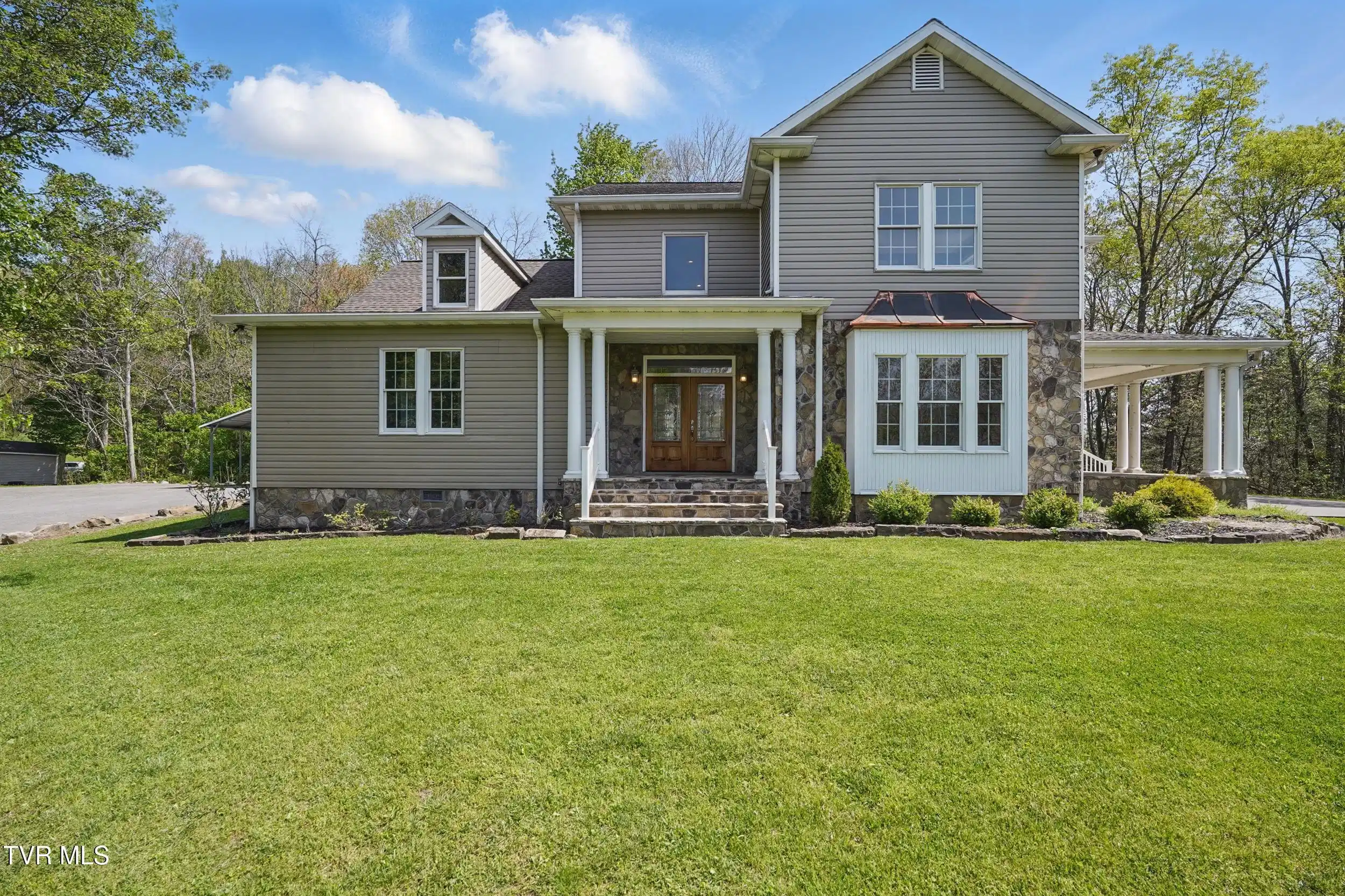 Image 1: BEAUTIFUL HOME IN SWVA
