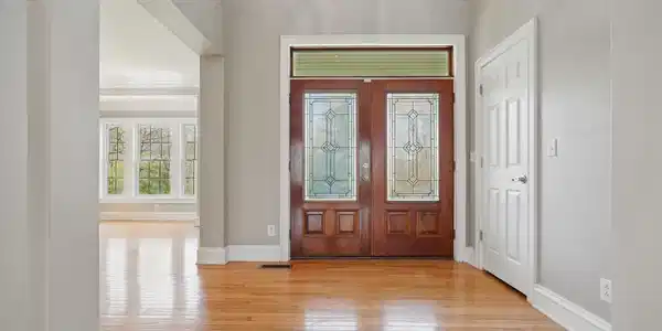 Image 2: COME ON INSIDE