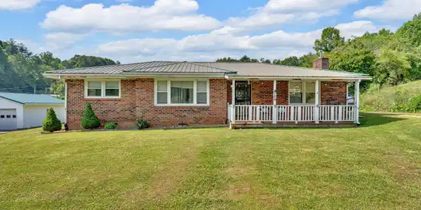 125 Dogwood Lane