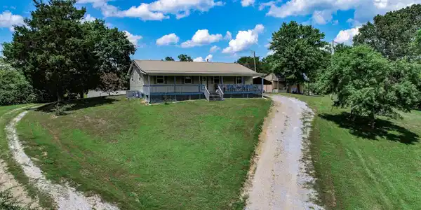 210 Dwayne Rd