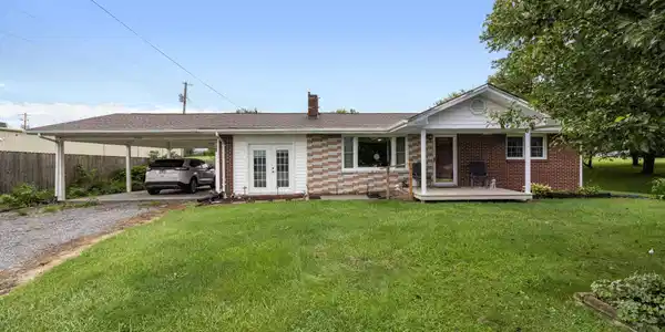 9728 North Highway 421
