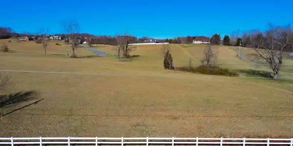 Image 2: 2 Close up (w_o power line)