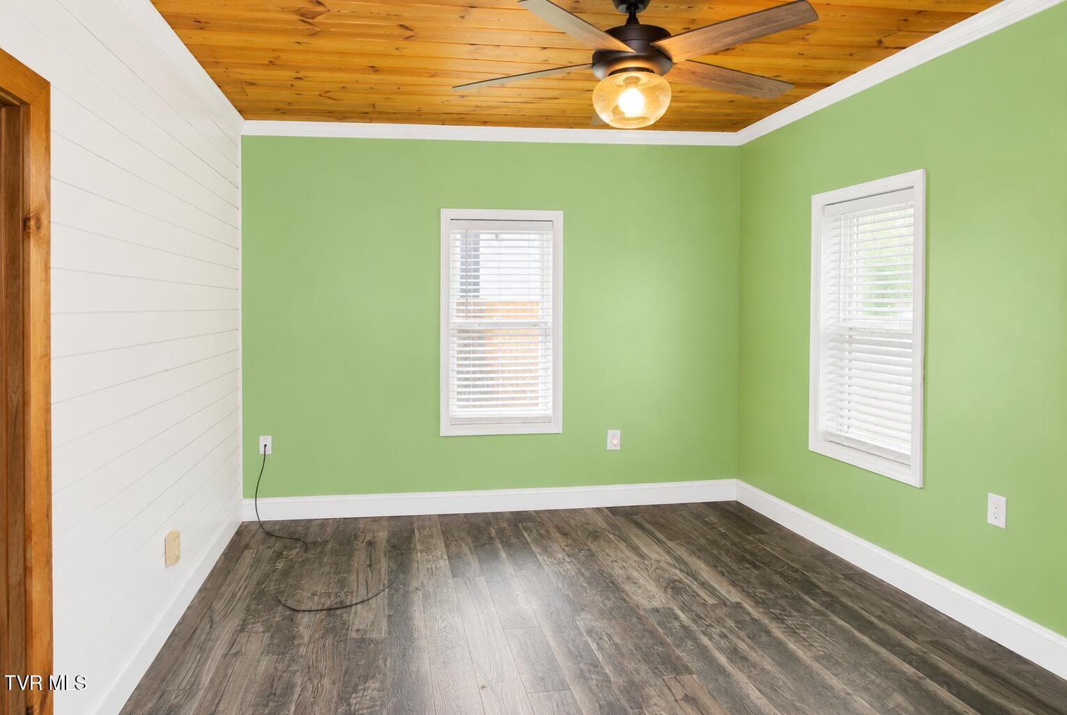 Image 4: living room 2 (1)