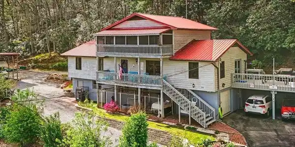 814 Dogwood Drive