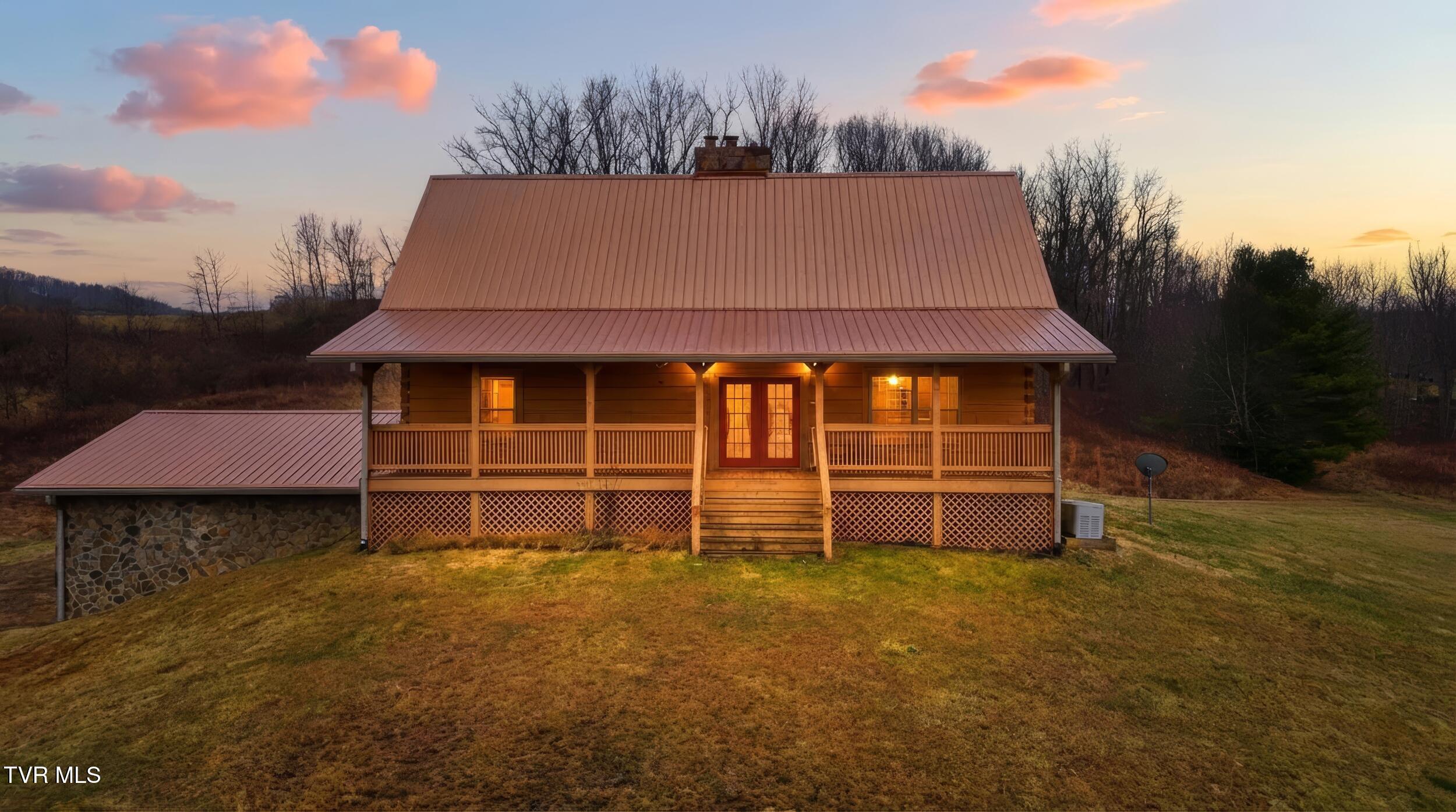 Image 1: 1_dji_20251226125527_0179_d_twilight_fb8