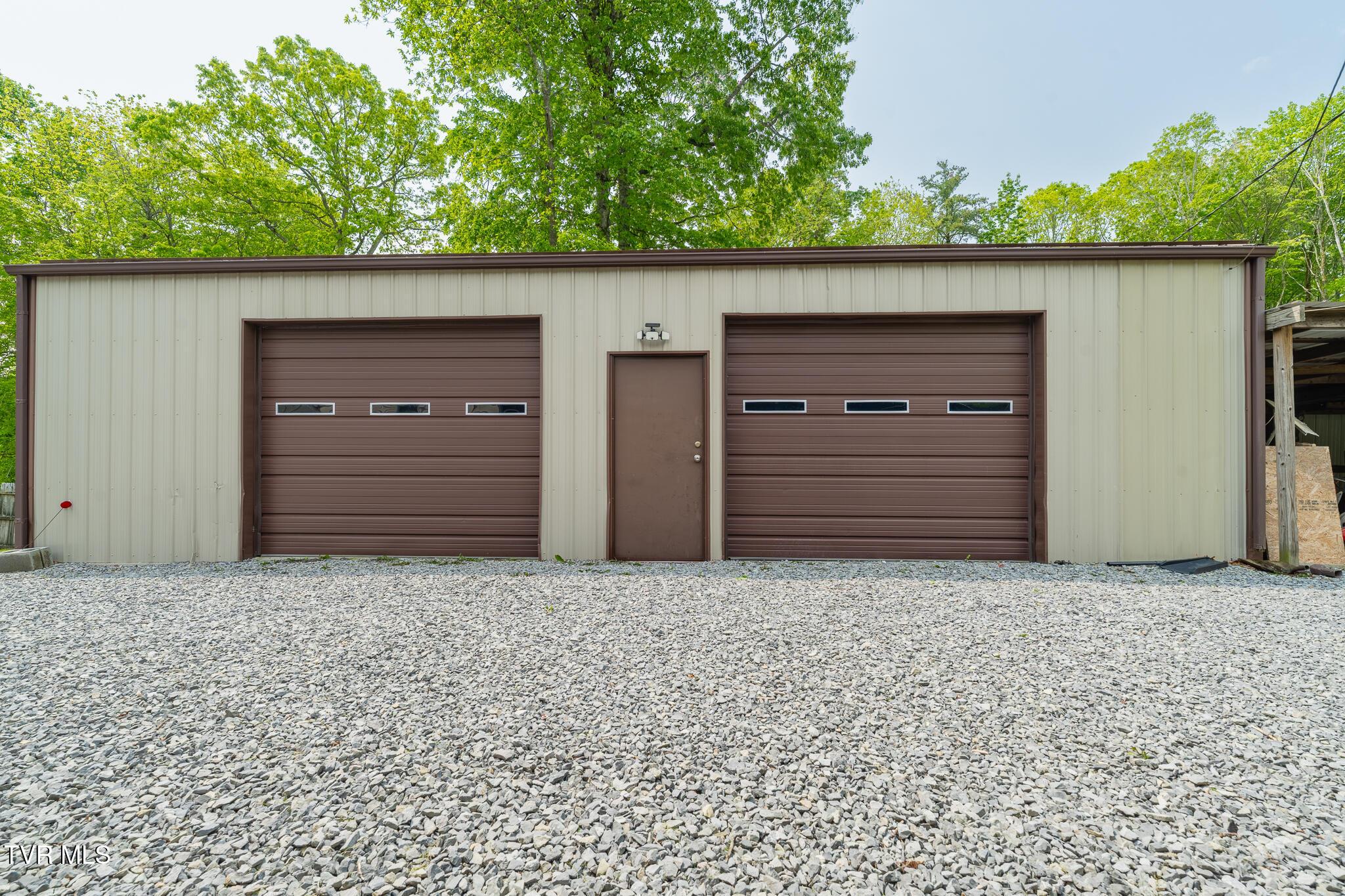 Image 3: 9266 Forest Rd-6348-HDR