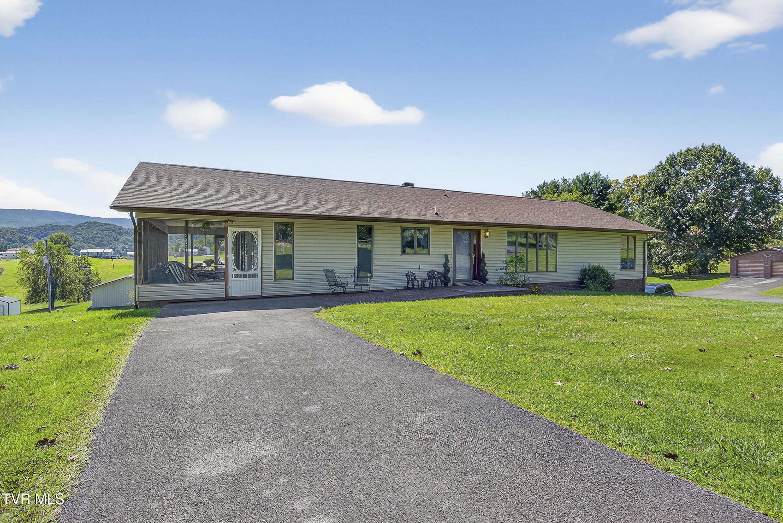 Image 2: 22231-Sandcastle-Rd-Abingdon-VA Matt-Smi